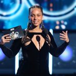 Alicia Keys’ Makeup Free Look at Grammys 2018 Steals the Hearts